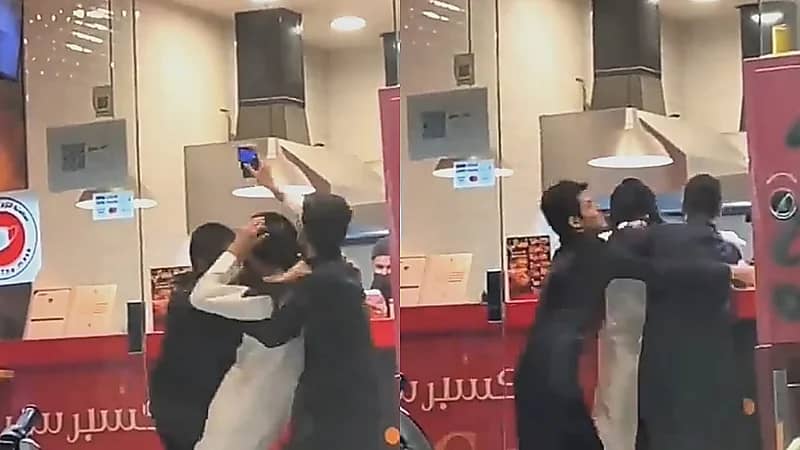 شجار بين 3 شباب من أجل دفع حساب العشاء  ..  فيديو