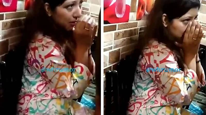 باكستانية كادت تفقد حياتها بسبب سوء فهم حول ملابسها .. فيديو