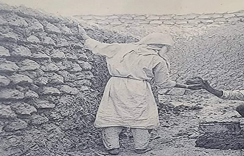 صورة نادرة لأعمال البناء في قصر المربع