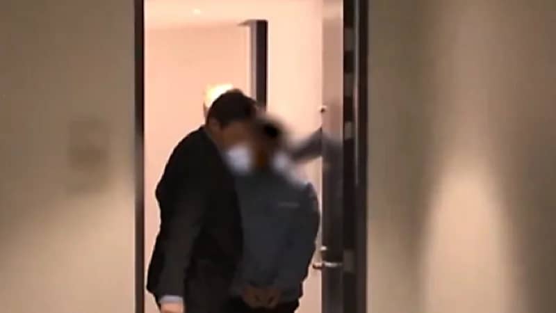 لحظة القبض على 3 لاعبين في أستراليا بسبب بطاقات صفراء.. فيديو