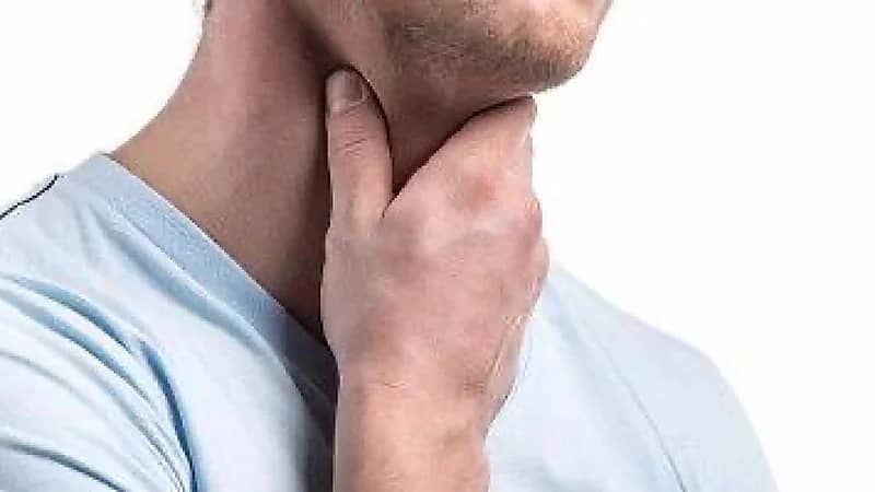 نمو شعر في حلق مدخّن شره يثير جدلا بين الأطباء