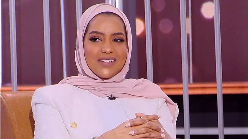 حركات جنونية تضع آلاء الهندي في موقف حرج مع جمهورها .. فيديو