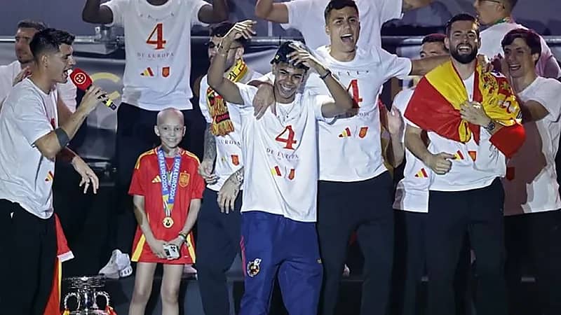 ‎هتاف جبل طارق يضع موراتا و رودري في مأزق!