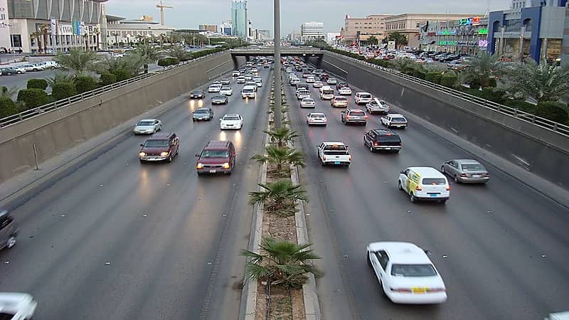 الطرق: انتهاء صيانة  طريق الرقب - العيثمة يسهم برفع كفاءة وجودة الطريق