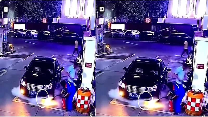عاملات في محطة وقود بالصين يحاولن عبثاً إطفاء نار مشتعلة تحت مقدمة سيارة.. فيديو