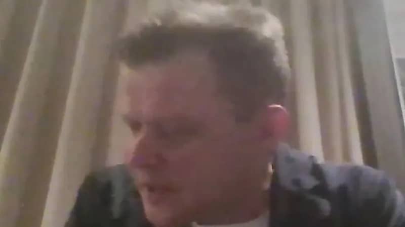 متخصص في جراحة العظام : نيفيز‬⁩ على ما يرام وسيعود قريبًا  .. فيديو