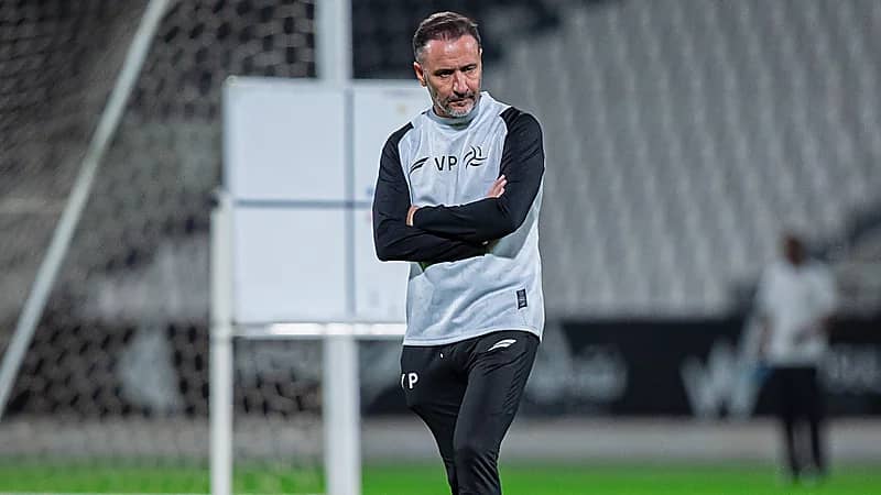 وولفرهامبتون يتفاوض مع مدرب الشباب