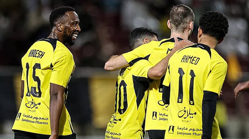 الاتحاد يتغلب على النصر العماني برباعية .. فيديو
