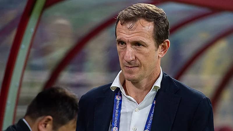 التعاون يقيل مدربه أروابارينا