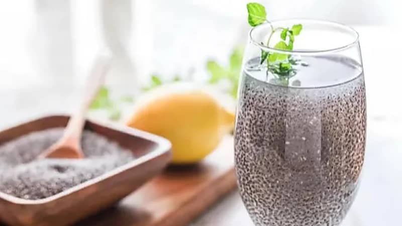 ‎فوائد صحية وجمالية لتناول ماء الزنجبيل وبذور الشيا صباحا