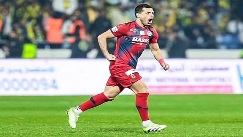 طارق حامد يعود لتدريبات ضمك بعد غياب 7 أشهر بسبب الإصابة