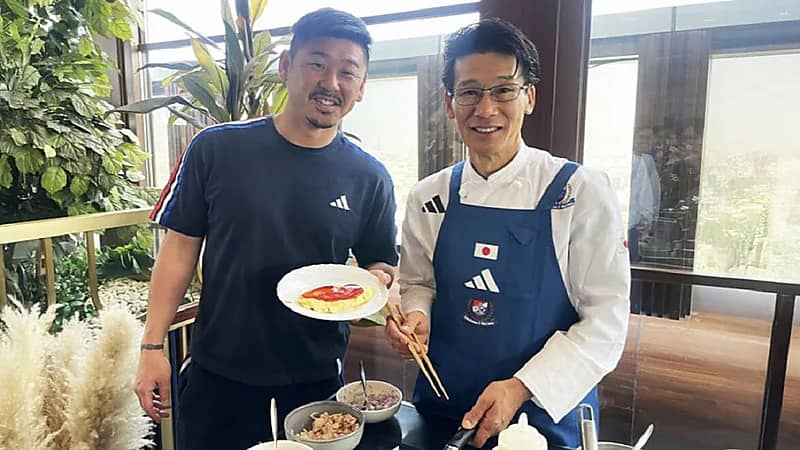 طباخ المنتخب الياباني يرافق يوكوهاما بجدة