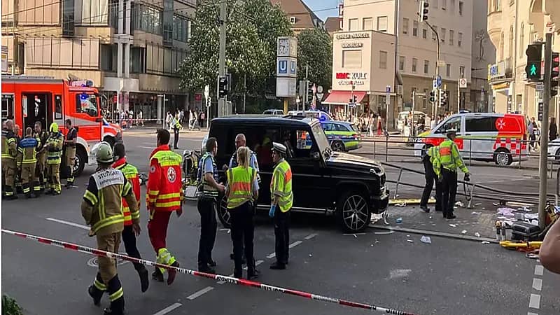 إصابة 8 أشخاص بعد اصطدام سيارة بحشد في ألمانيا