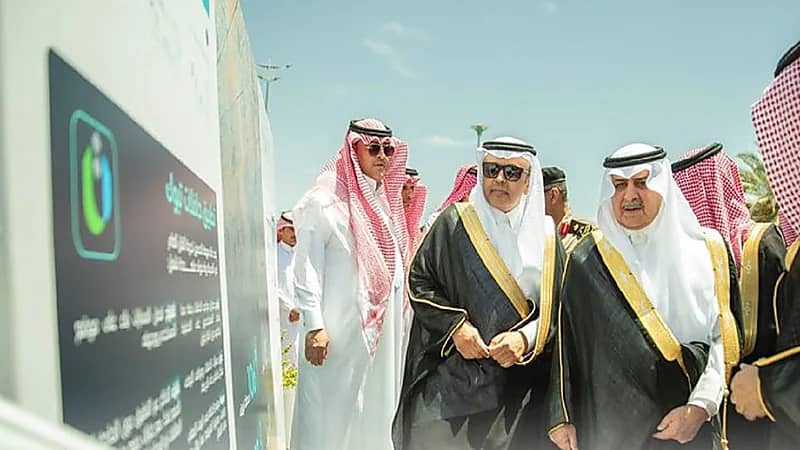 تخصيص مسارات للحافلات الكهربائية ضمن مشروع النقل العام في تبوك.. فيديو