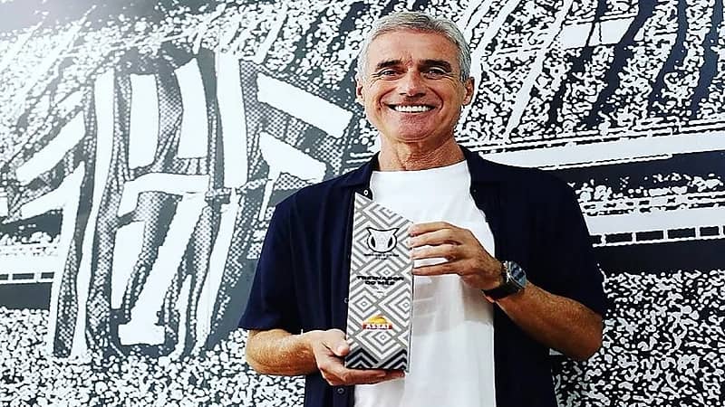 كورينثيانز يفاوض مدرب النصر السابق