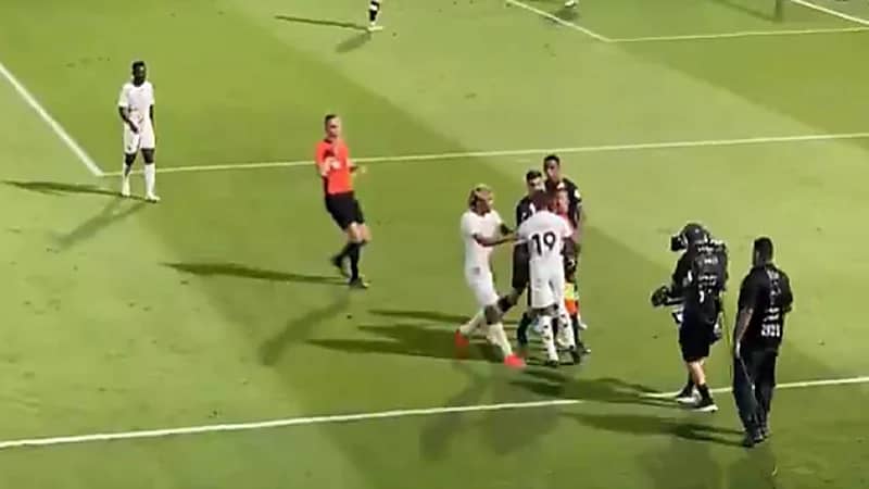 اشتباك بين ديابي ومحمد الشويرخ .. فيديو