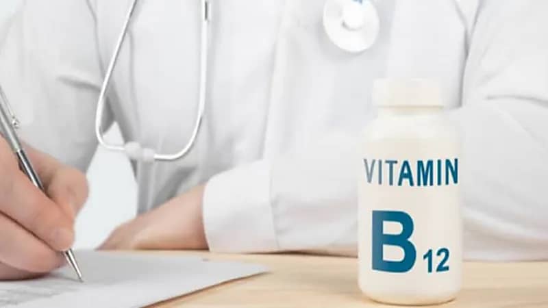 استشاري يوضح بعض الأخطاء الشائعة في تناول فيتامين B12 ومشاكل الأعصاب الطرفية... فيديو