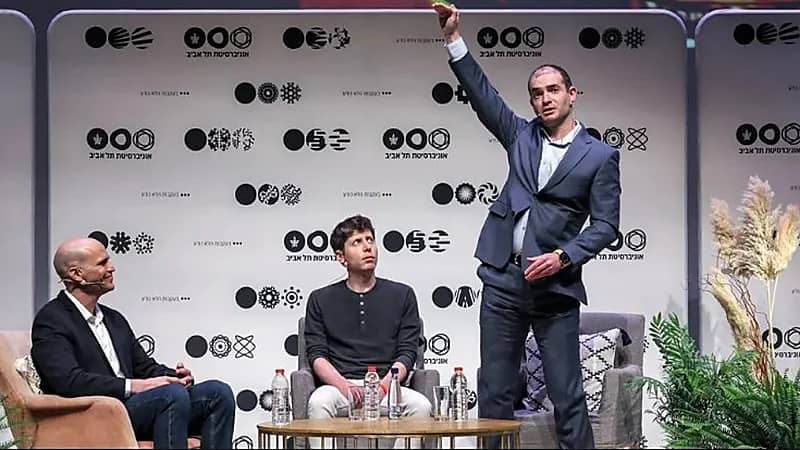 علماء يبحثون بناء مخبأ يوم القيامة