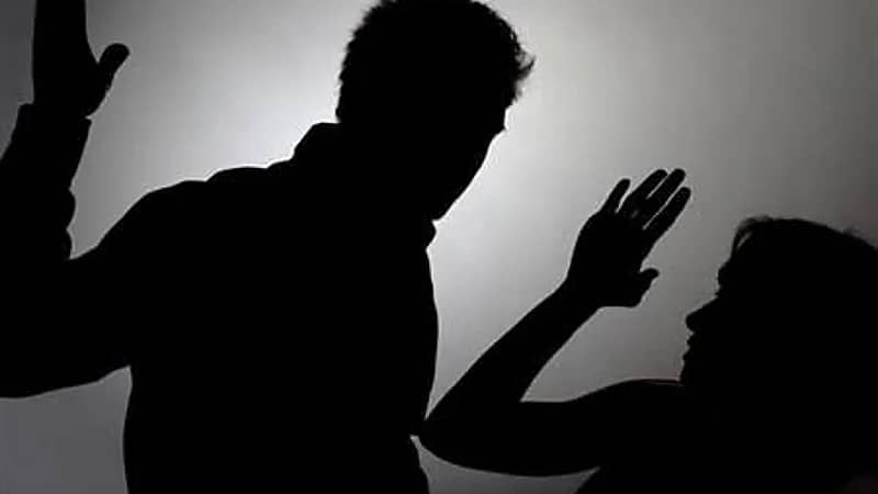 عروس تتعرض لتعذيب وحشي على يد زوجها بعد أسابيع من الزفاف