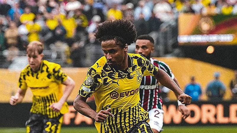 التعادل السلبي يحسم مواجهة دورتموند وفلومينينسي