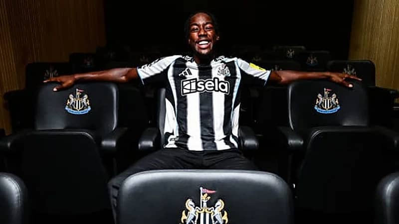 نيوكاسل يضم رسميًا السويدي إيلانغا
