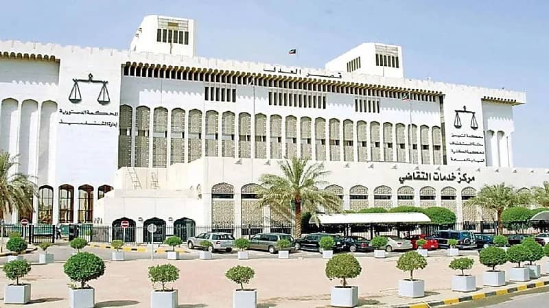 السجن 7 سنوات وغرامة 473 ألف دينار لمتهمين بتزوير الجنسية الكويتية