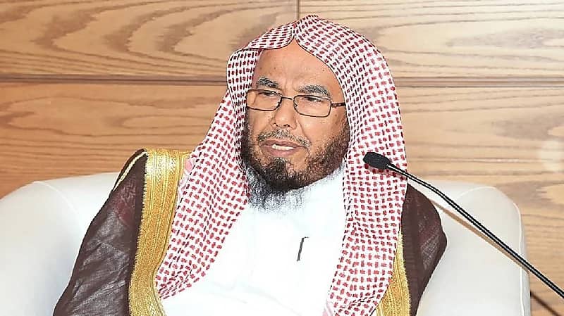 المطلق: لا حرج في التذمر من الحر ما لم يتضمن سباً أو لعناً .. فيديو