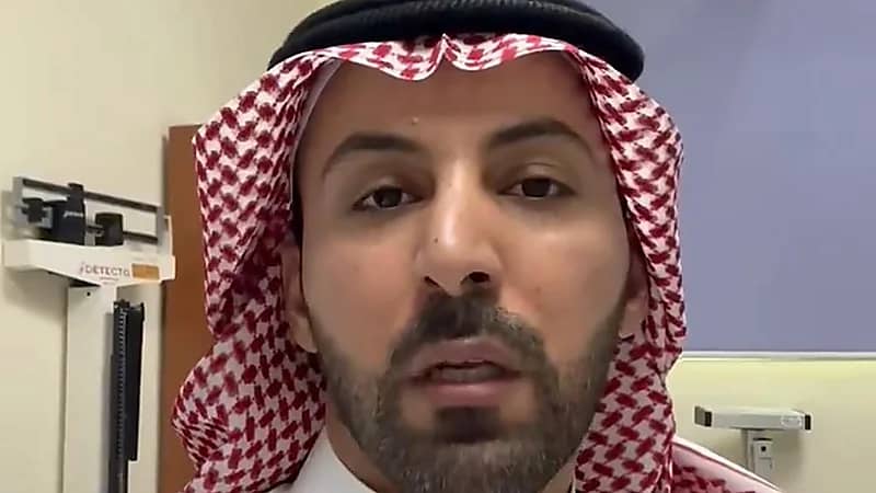 مختص يوضح أسباب ألم البطن بعد تناول وجبة المطاعم.. فيديو