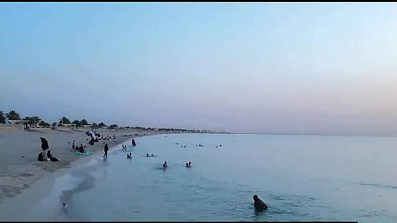 حرس الحدود.. مهام متعددة لسلامة المتنزهين بالواجهة البحرية في الخفجي..فيديو