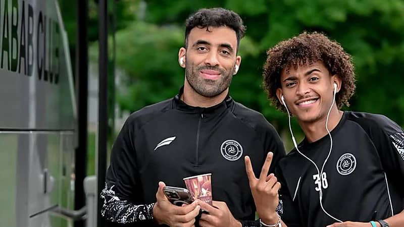 عبدالرزاق حمدالله يعود إلى الشباب ويشارك في تدريبات الفريق بالنمسا