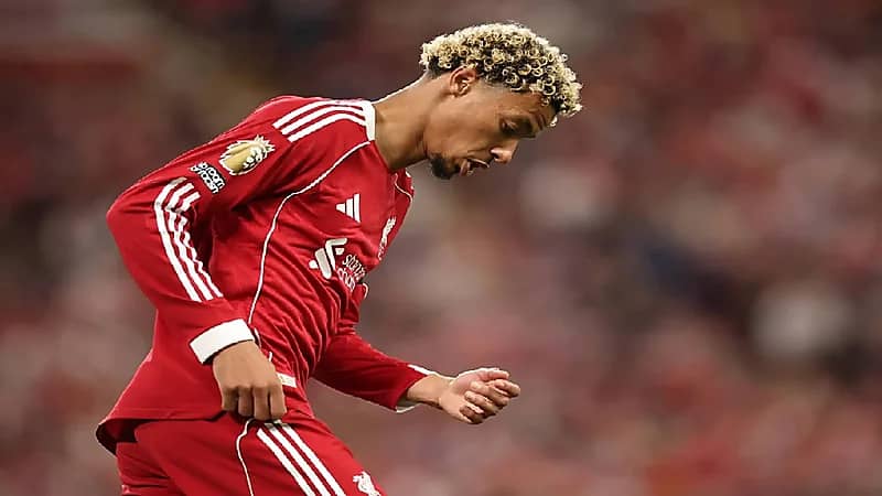 إيكيتيكي يتعرض لورطة بعد تصويره نفسه أثناء القيادة .. فيديو