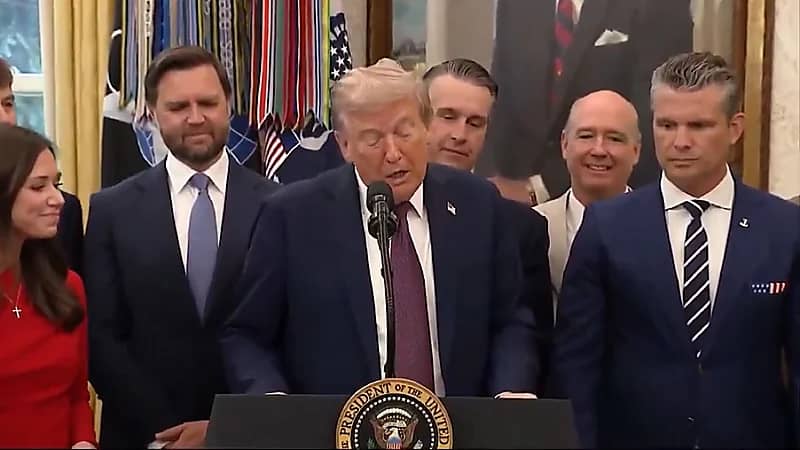 ترامب يعرب عن استيائه من بوتين ويتعهد بالتحرك لإنقاذ أرواح الأوكرانيين..فيديو