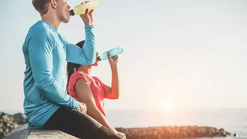 بريطانيا تحظر بيع مشروبات الطاقة للأطفال دون 16 عاماً