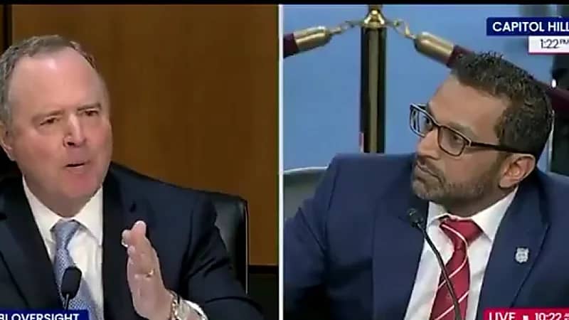 مدير الـFBI يهاجم سيناتورًا ديمقراطيًا: أنت عار على مجلس الشيوخ  .. فيديو