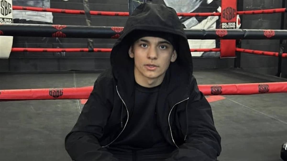 العثور على نجل أسطورة الملاكمة مقتولآ  داخل شقة