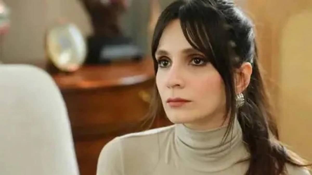 موجة من التعاطف مع الممثلة التركية ميريتش آرال بعد اعتقالها