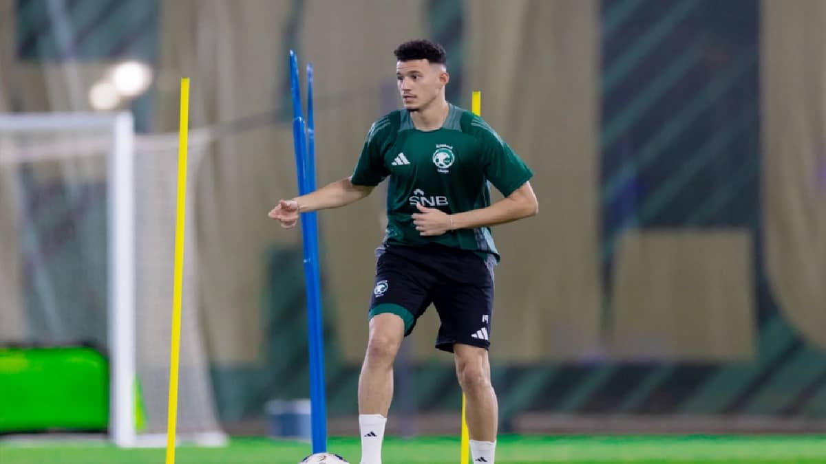 الأخضر يستعيد الحمدان قبل مواجهة العراق