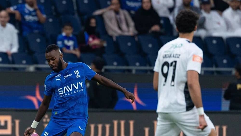 خضوع ثنائي الهلال لفحص طبي قبل مواجهة الفتح