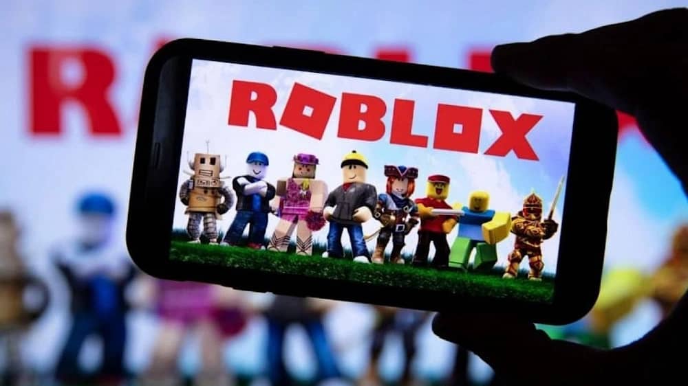 روبلوكس تعتمد نظام  جديد للحد من تواصل القاصرين مع البالغين