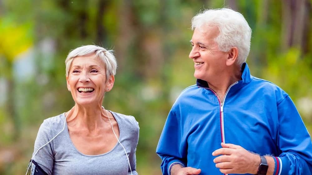 متخصصة :  قلة الحركة عند كبار السن تؤدي لارتخاء العضلات وزيادة الألم .. فيديو