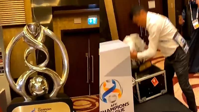 شاهد.. وصول كأس دوري أبطال آسيا لقاعة المؤتمر