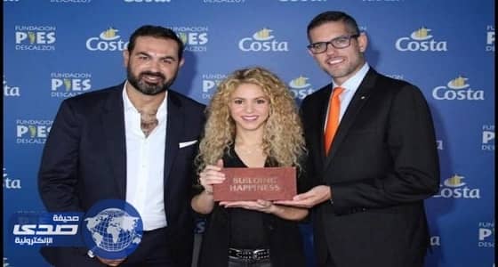 شاكيرا تضع حجر الأساس لبناء مدرسة في كولومبيا