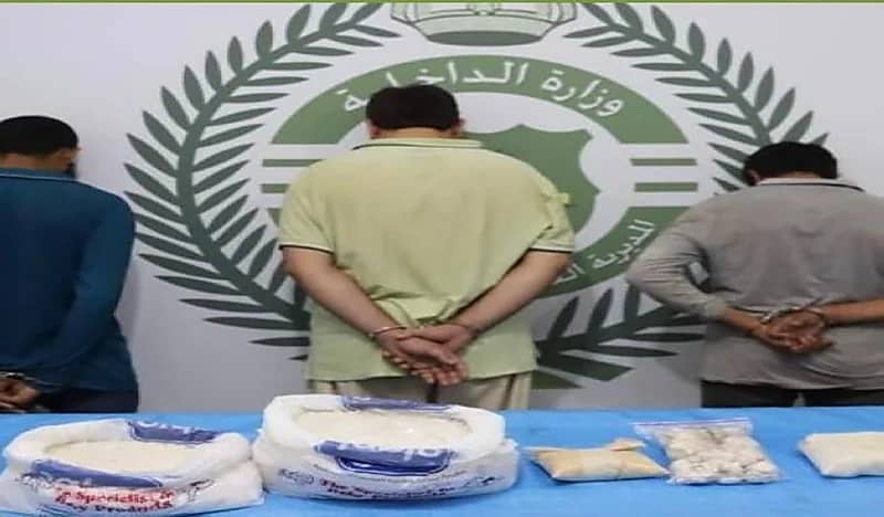 ضبط 3 وافدين بتأشيرة زائر بحوزتهم 7.1 كيلو من "الشبو" المخدر في جدة