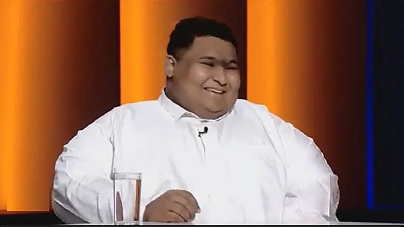 فيديو.. أول ظهور لحارس الأمن مريض السمنة بعد تداول قصته