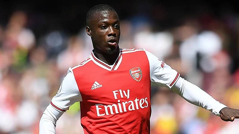 جناح أرسنال على أعتاب الانضمام إلى دوري روشن