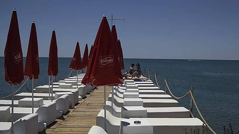 انتشار بكتيريا فيبريو في الشواطئ التركية يهدد المصطافين بالكوليرا والتهابات خطيرة