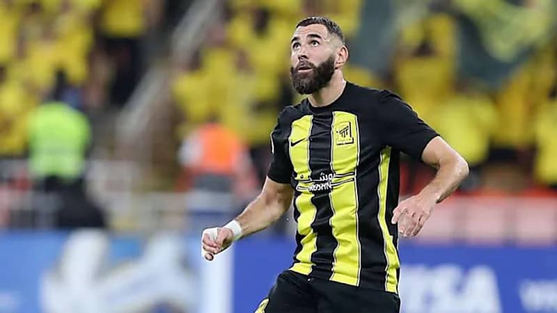 بنزيما خارج حسابات الجهاز الفني لمواجهة الهلال