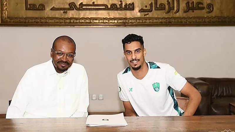 الأهلي يمدد عقد علي الأسمري حتى 2025 رسميًا (فيديو)