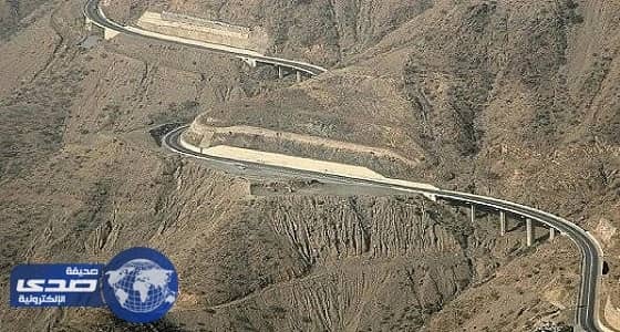 سقوط مولد كهربائي يتسبب في اغلاق عقبة شعار