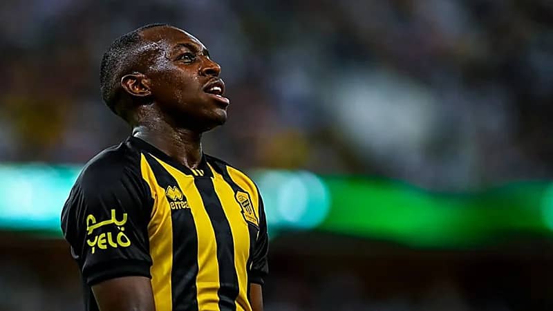 اقتراب سعود عبدالحميد من تجديد عقده مع الاتحاد